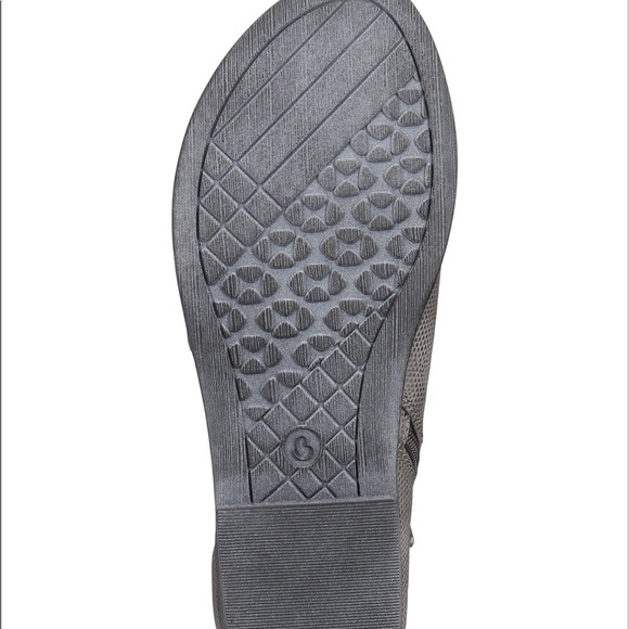 Baretraps | Sedina Flat Side Cut Sandal - Picture 8 of 8